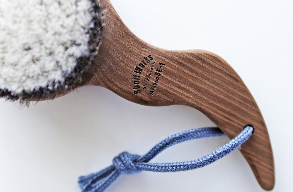 Round Ash Wood Horsehair Brush