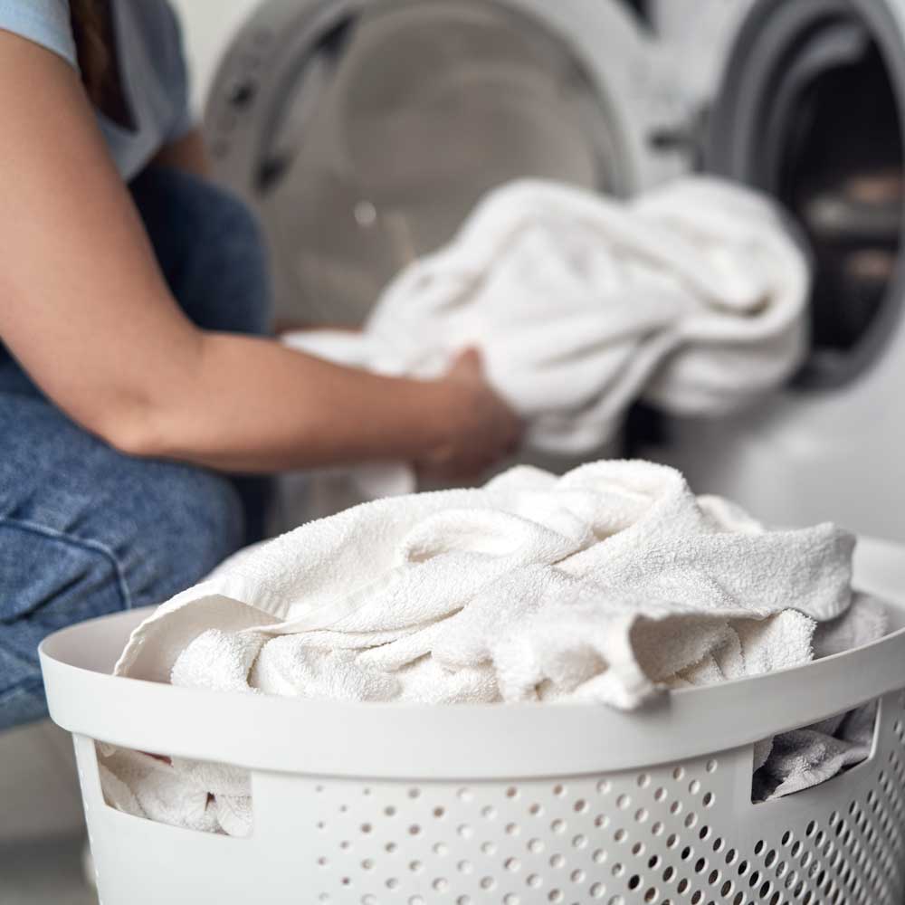 oxygen bleach to whiten laundry