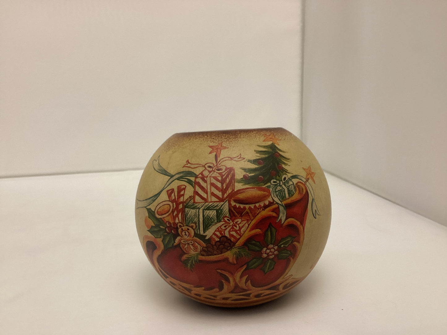 Pottery Ball-shaped Candleholder