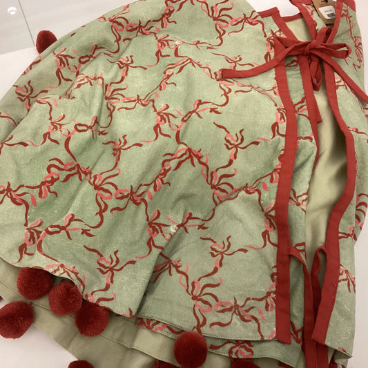 Bow Pattern Tree Skirt w/ Pom Pom Trim